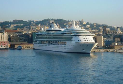 El Brilliance of the Seas en el puerto de Nápoles